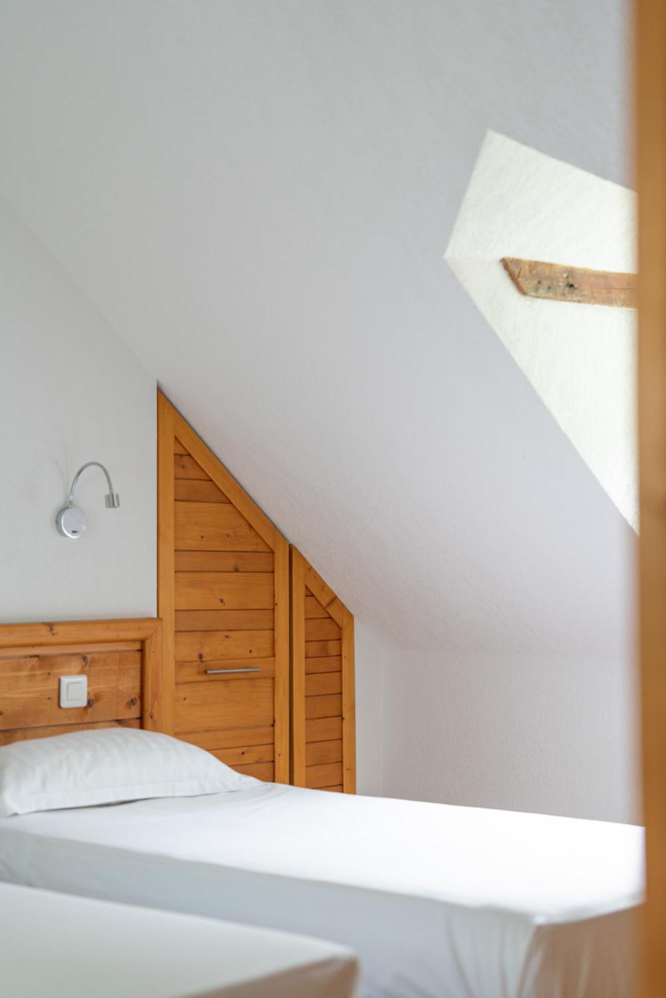 Domaine De Ramonjuan Hotel Bagnères-de-Bigorre Szoba fotó